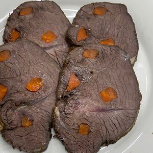 Мясо шпигованное 