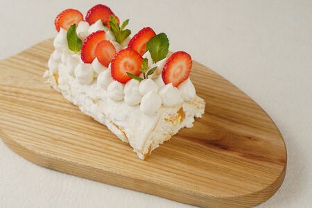 Меренговый рулет