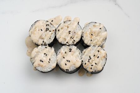 Малый ролл с гребешком и ореховым соусом № 79