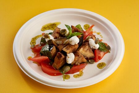 Салат с хрустящими баклажанами