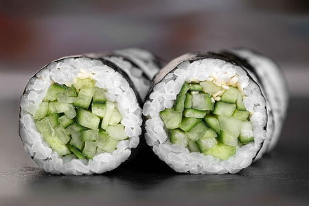 Маки с огурцом