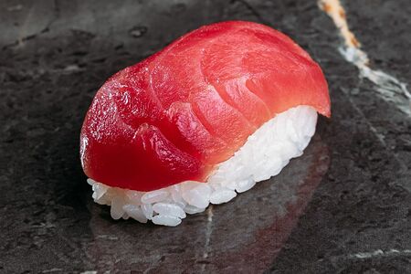 Тунец нигири