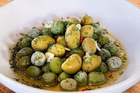 Маринованные оливки