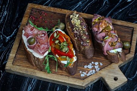 Сет брускетт мясной