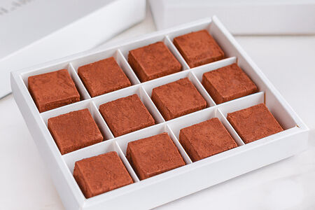 Набор из 12 конфет, трюфель шоколадный, веганский