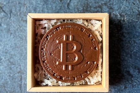 Молочный шоколад Биткоин