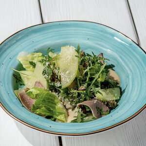 Салат с говяжьим языком