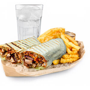 Донер-кебаб в лаваше куриный + фри + напиток на выбор 0,5