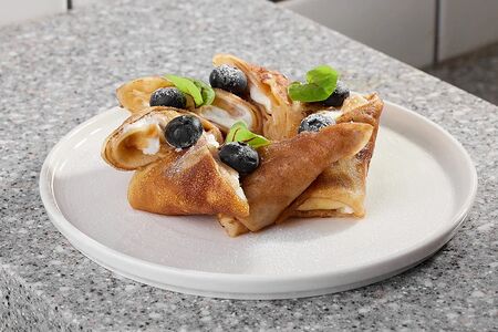 Блины с бананом и кремом тирамису