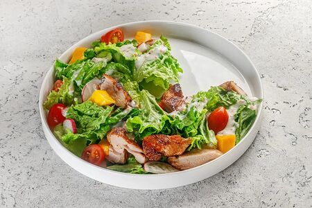 Салат теплый с цыпленком