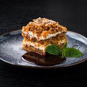 Морковный торт с грецким орехом