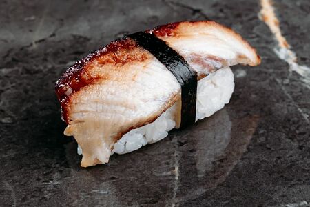 Угорь нигири