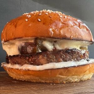 Бургер с грушей