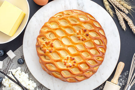 Ватрушка с творогом и черникой