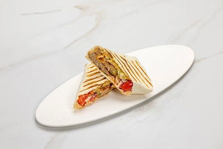 Ролл со свининой