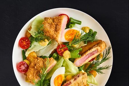 Салат с хрустящим тунцом