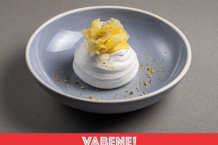 Меренга с ананасом и кокосовом кремом