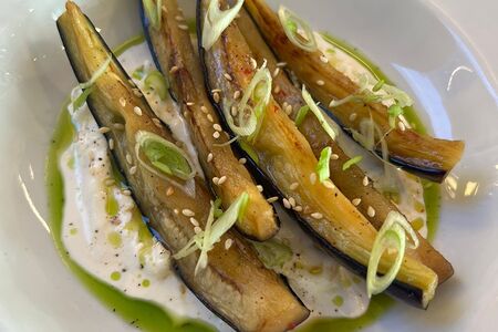 Баклажаны, страчателла, зеленое масло