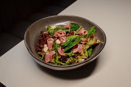 Салат с вяленой уткой