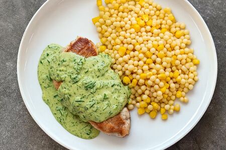 Куриный стейк с птитимом