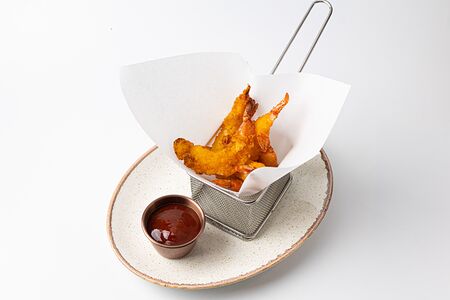 Хрустящие креветки с острым тайским соусом