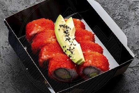 Калифорния с креветкой и авокадо