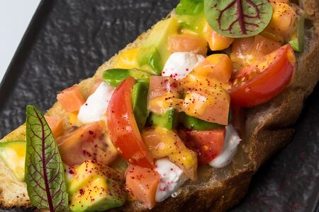 Брускетта с лососем