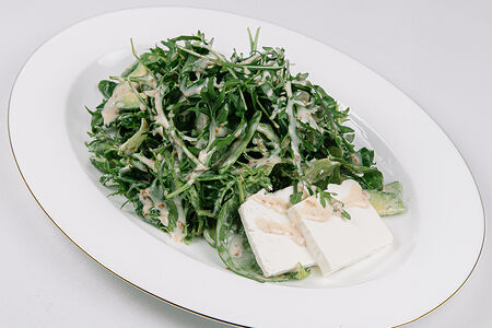 Зеленый салат с сыром