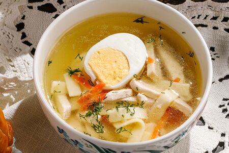 Суп с фермерским цыпленком