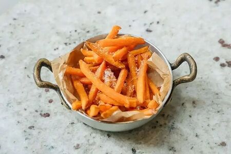 Батат фри с пармезаном и трюфельным маслом