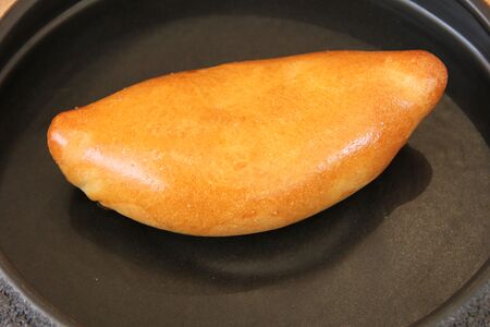 Пирожок с капустой 