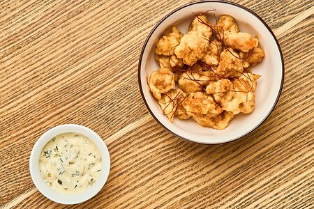 Попкорн из креветок с чесночным соусом