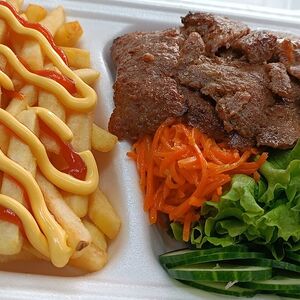 Ланч бокс с говядиной гриль 
