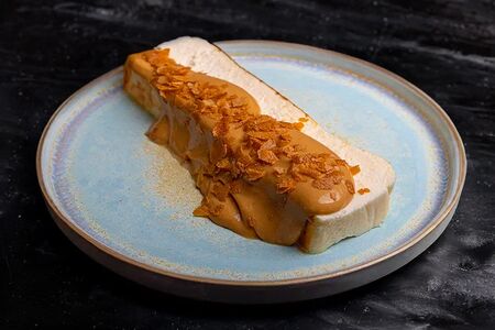 Чизкейк с вареной сгущёнкой и кокосовыми сливками