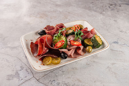 Мясная тарелка