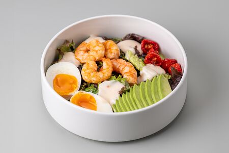 Салат с креветками