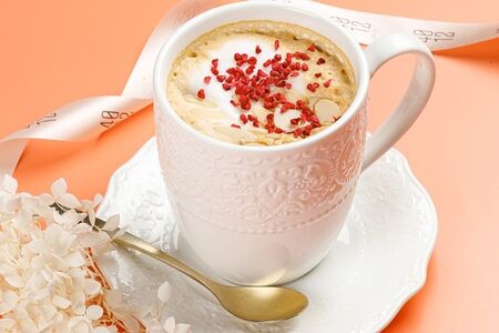 Латте малина-миндаль