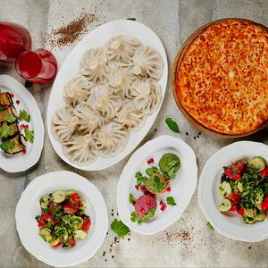 Большое грузинское застолье 