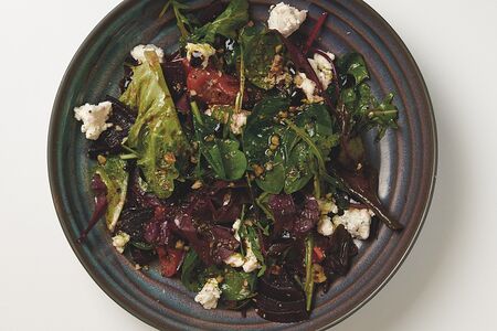 Салат со свеклой и брынзой