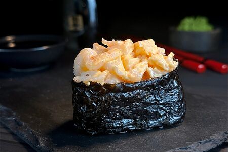 Гункан с креветкой