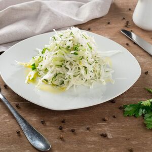 Салат капустный с огурцом