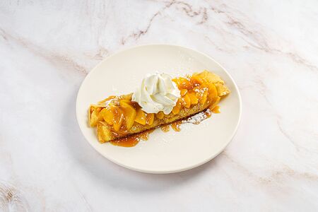 Блины с персиком и сыром маскарпоне