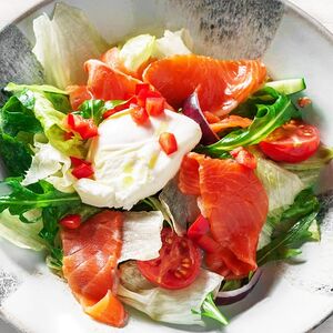 Салат с сёмгой