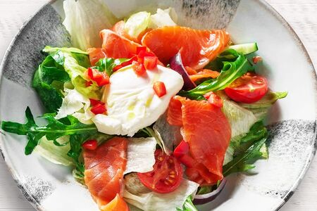 Салат с сёмгой