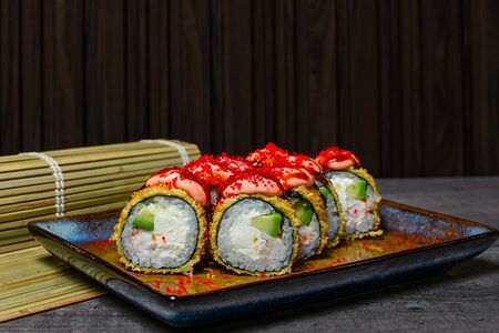 Маки Док с креветкой