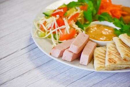 Открытая со свининой