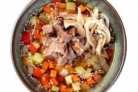 Острый суп с говядиной