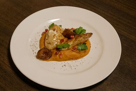 Филе индейки с тыквенным пюре и вареньем из инжира