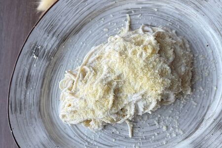 Сливочные спагетти с сыром