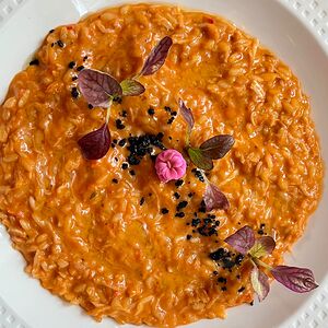 Ризотто с мясом камчатского краба и соусом Биск